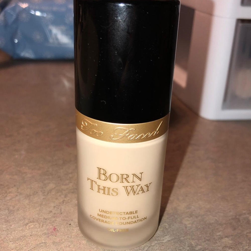 Too Faced Born This Way Liquid Foundation Cloud